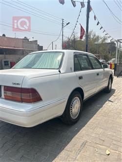 تۆیۆتا کراون